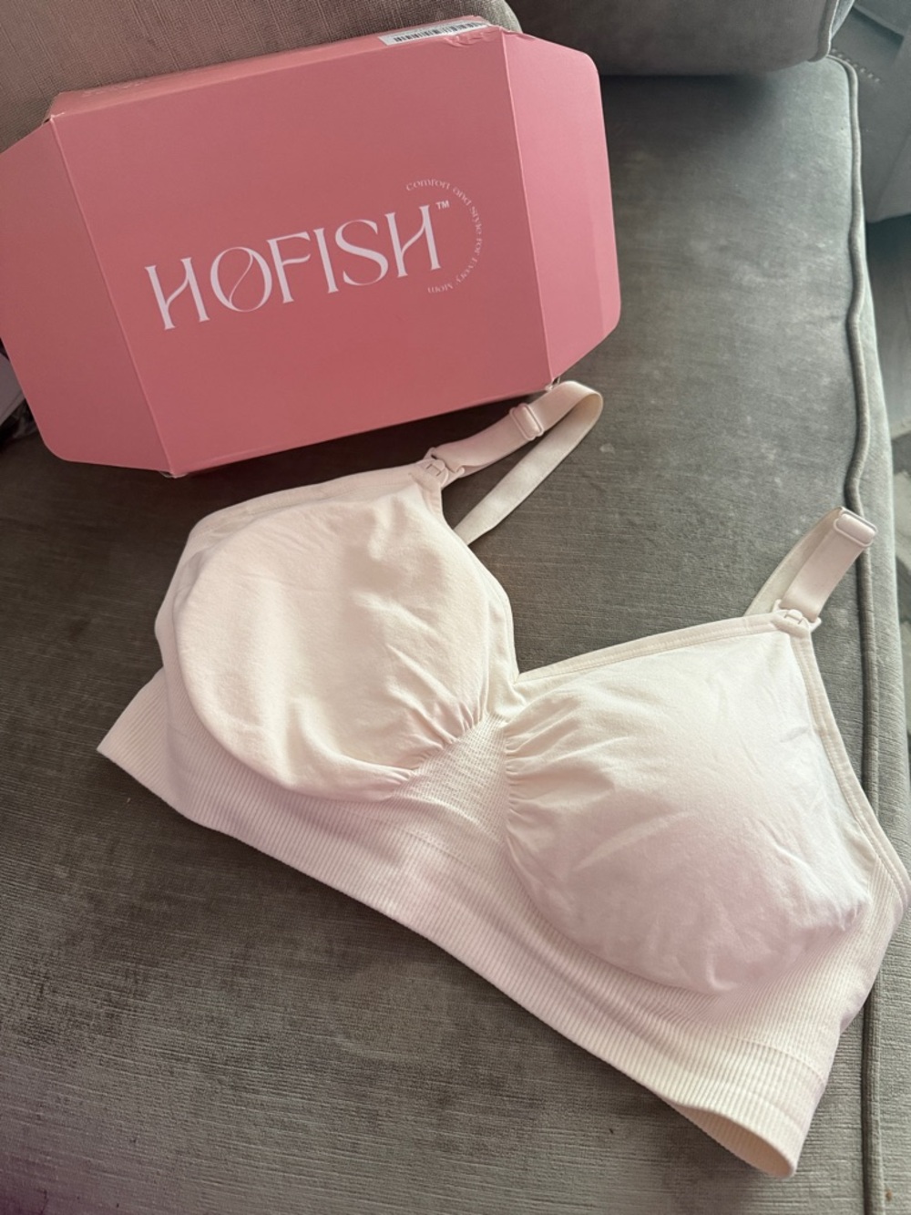 HOFISH Light Pink Seamless Nursing Bra with Supportive Cups